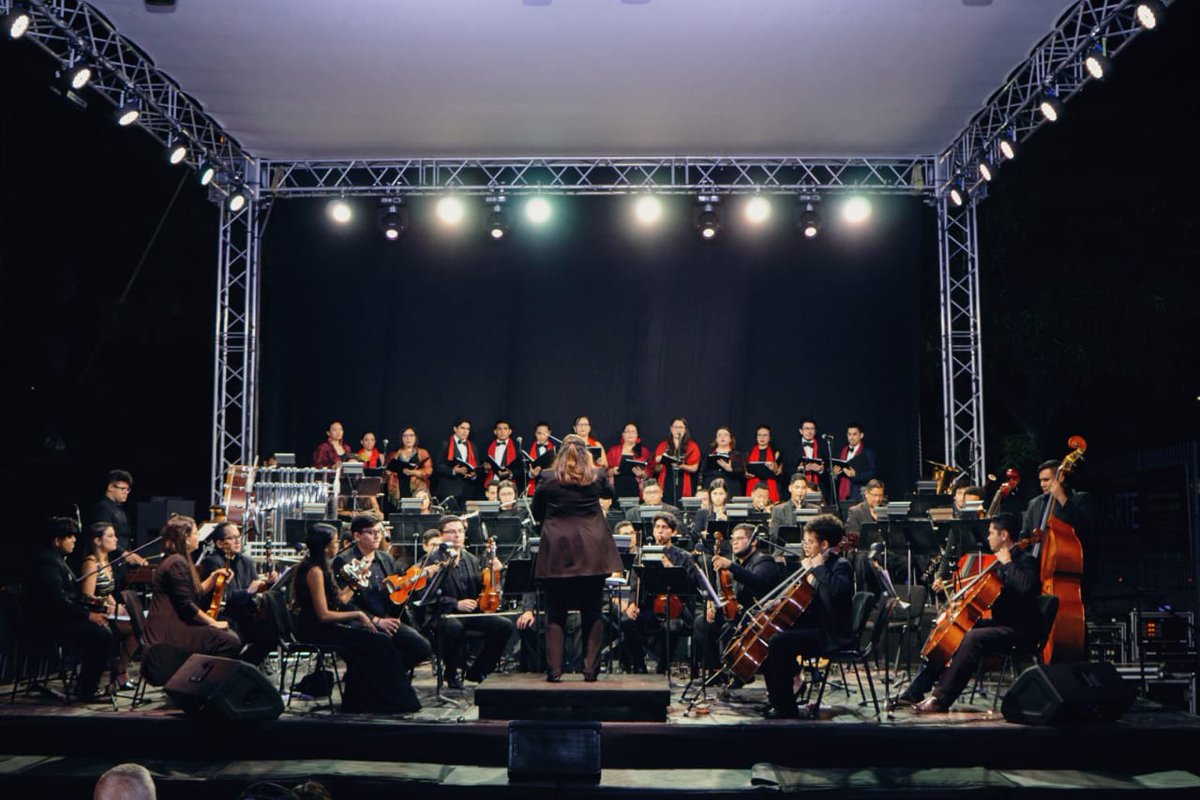 CasadelLago's tweet photo. 🎻 Concierto gratuito: @filarmonicasv en la Casa 🎼
La #OFES está revolucionando la formación musical en El Salvador: brinda a jóvenes un espacio y herramientas para desenvolverse como profesionales orquestales.

🎺 Domingo 9 octubre. #EntradaLibre
+ info: https://t.co/Wy6cOaMNl8 https://t.co/yiOd3wXWsT