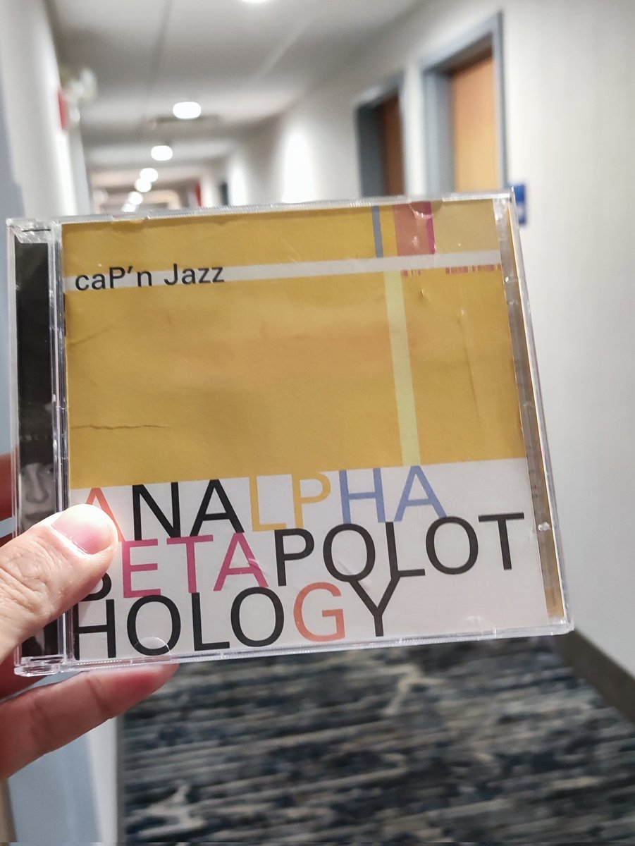 jean_lmamv's tweet photo. Hermoso disquito clásico del emo me encontré buscando en Detroit 🖤
#capnjazz #americanfootball #jadetree https://t.co/fEKx3PoMrb