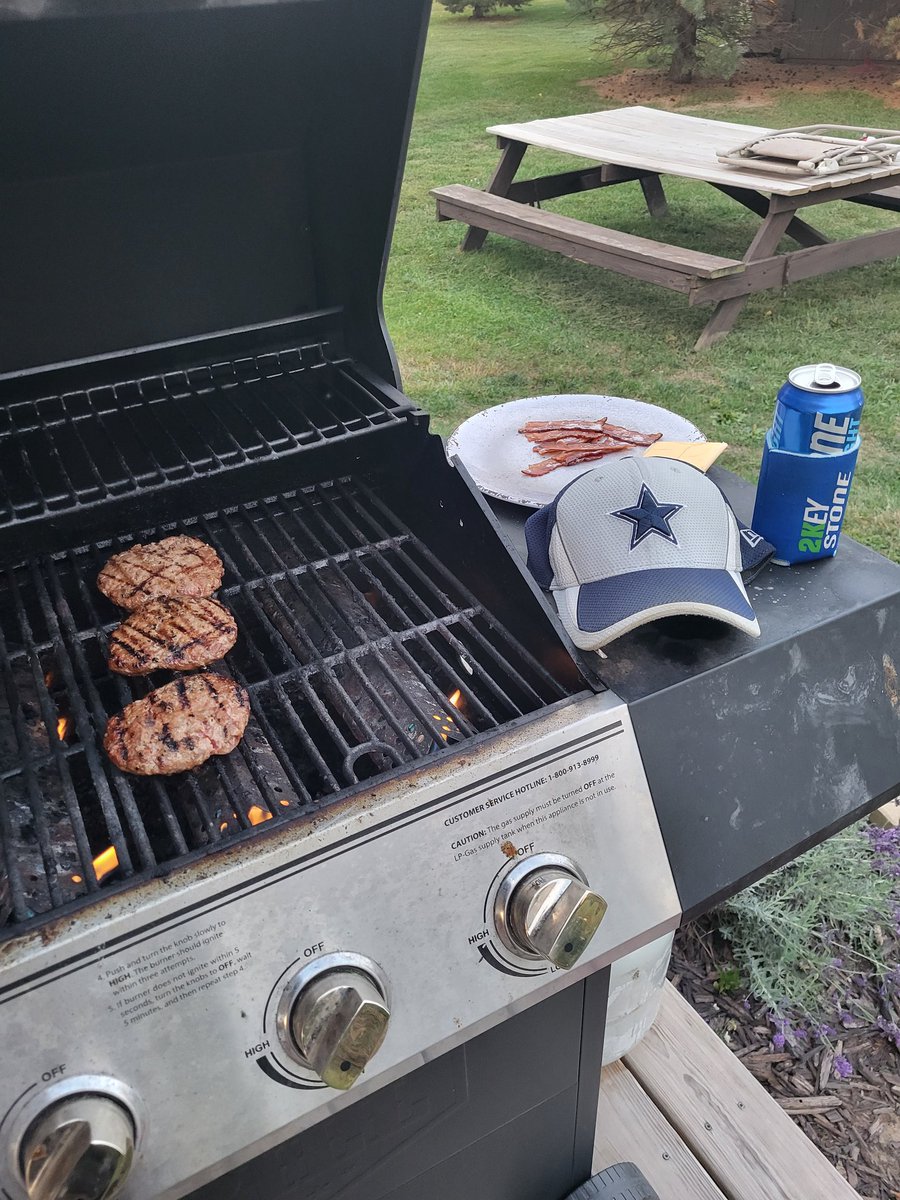 RichParker22's tweet photo. All the essentials for a Monday Night Cowboys game - #keithstone
@dallascowboys https://t.co/IbirOS3h28
