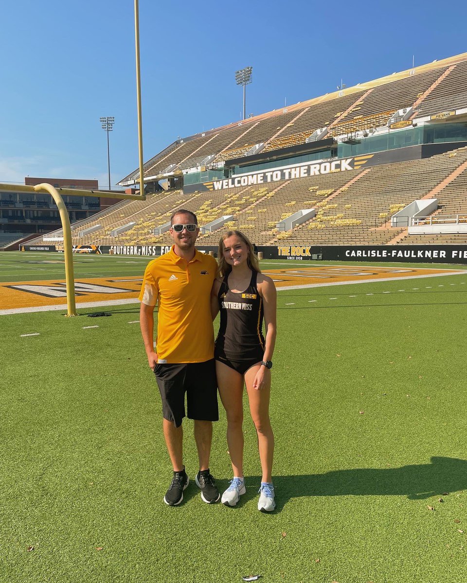 2nd official visit down! Great experience getting to meet the team and seeing the campus. SMTTT 🦅💛