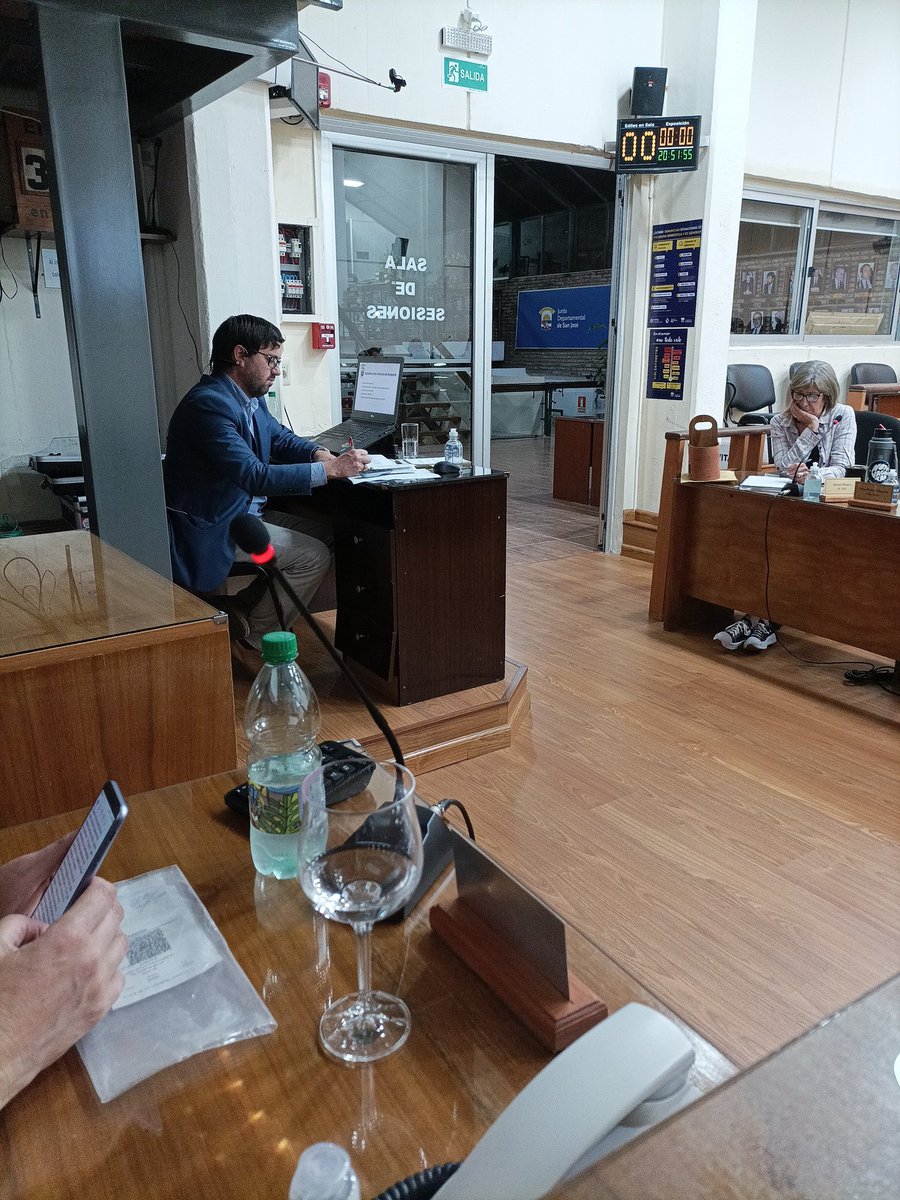 Charla sobre recursos municipales, en Junta Departamental de San José. Con el Dr. Francisco Cobas, asesor letrado de la Junta.