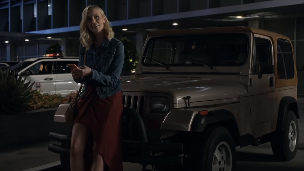 murphallo's tweet photo. guys i just figured out that… chris wasn’t rosalind’s original target… TIM was but he was out of town with lucy so she went for the next best. he wasn’t in rosalind’s social media list either, so no planned protection. THATS WHY SHES DRESSED LIKE ASHLEY. #therookie #chenford https://t.co/mxc0GKvnsE