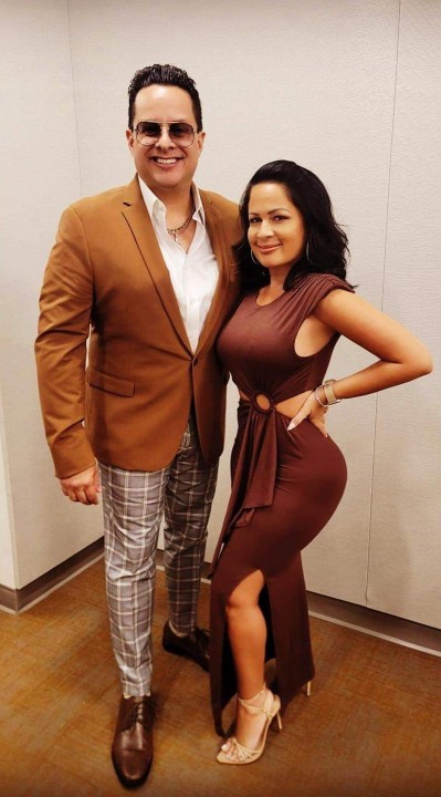 titopuentejr's tweet photo. Fall is here and we got the look!
#fashionista #falllook #fashion @rosalielebron  #TitoPuenteJr #powercouple #mambolife 
#🍂🍁🍂🍁🍂🍁🍂🍁 #🎃 #❤️ https://t.co/PdDqFQuPMP