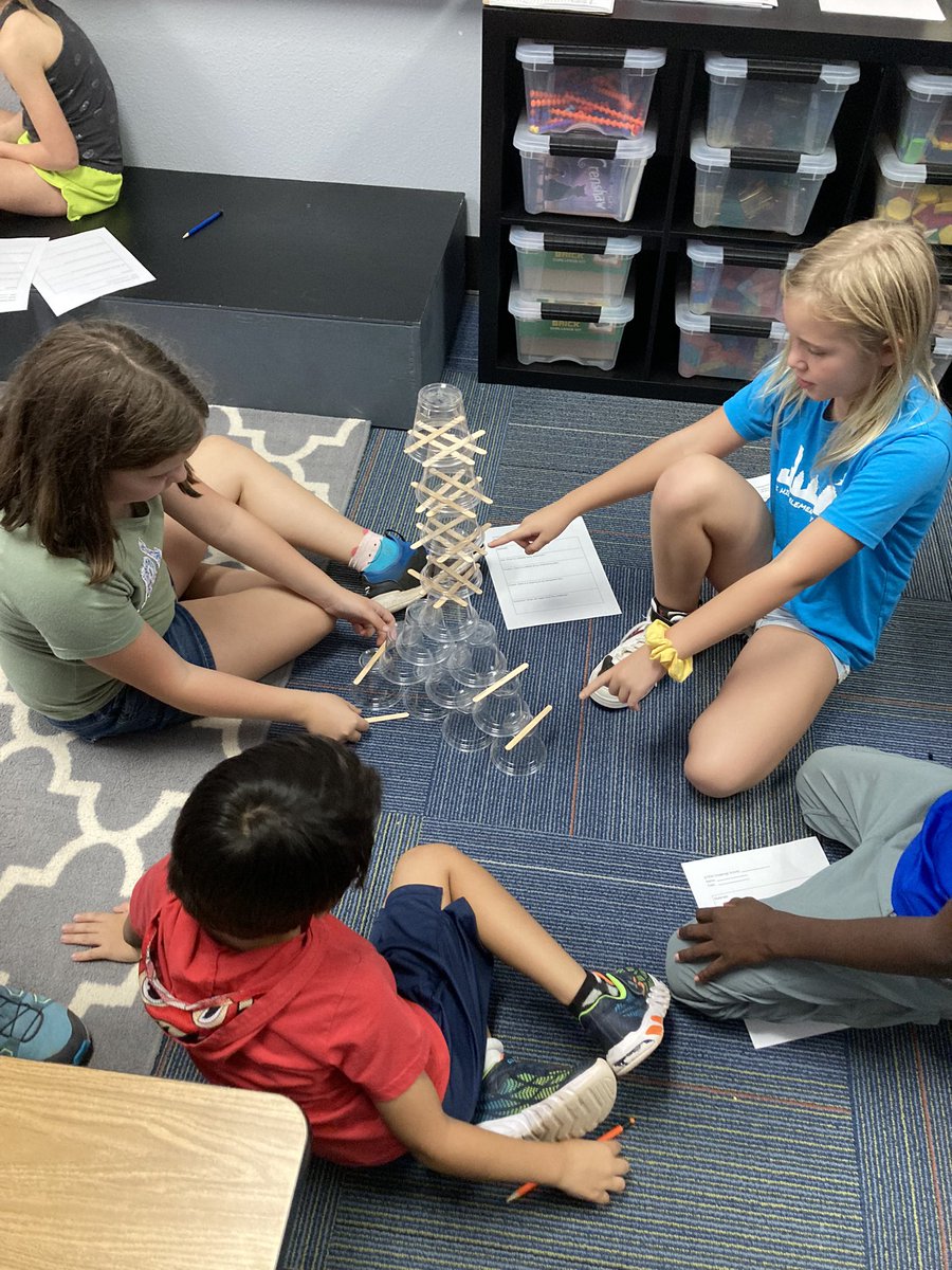 OHE3rd's tweet photo. STEM challenge accepted! So many incredible designs! Our engineers showed how they can work as a team to create tall towers with minimal time and materials. Way to go, 3rd graders! @OakHillElem https://t.co/1CS5cOdMRK
