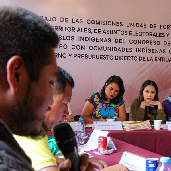 GloriaTapia_'s tweet photo. Continuamos trabajando con las 𝗰𝗼𝗺𝘂𝗻𝗶𝗱𝗮𝗱𝗲𝘀 𝗶𝗻𝗱𝗶́𝗴𝗲𝗻𝗮𝘀 que ejercen autogobiernos y presupuesto directo. En el Congreso michoacano avanzamos juntos para consolidar la certeza jurídica que tanto necesitan para el pleno ejercicio de sus derechos.

#GloriaTapia https://t.co/0xzdWG5bHG