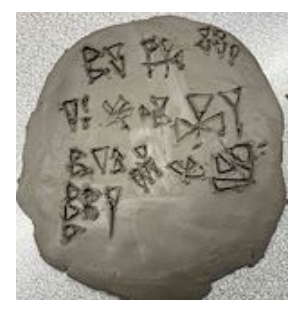 LEroomI3's tweet photo. Learned about the beginnings of writing in ancient Mesopotamia and tried out being cuneiform scribes today @NCS_LE https://t.co/BfOSnhOcZY