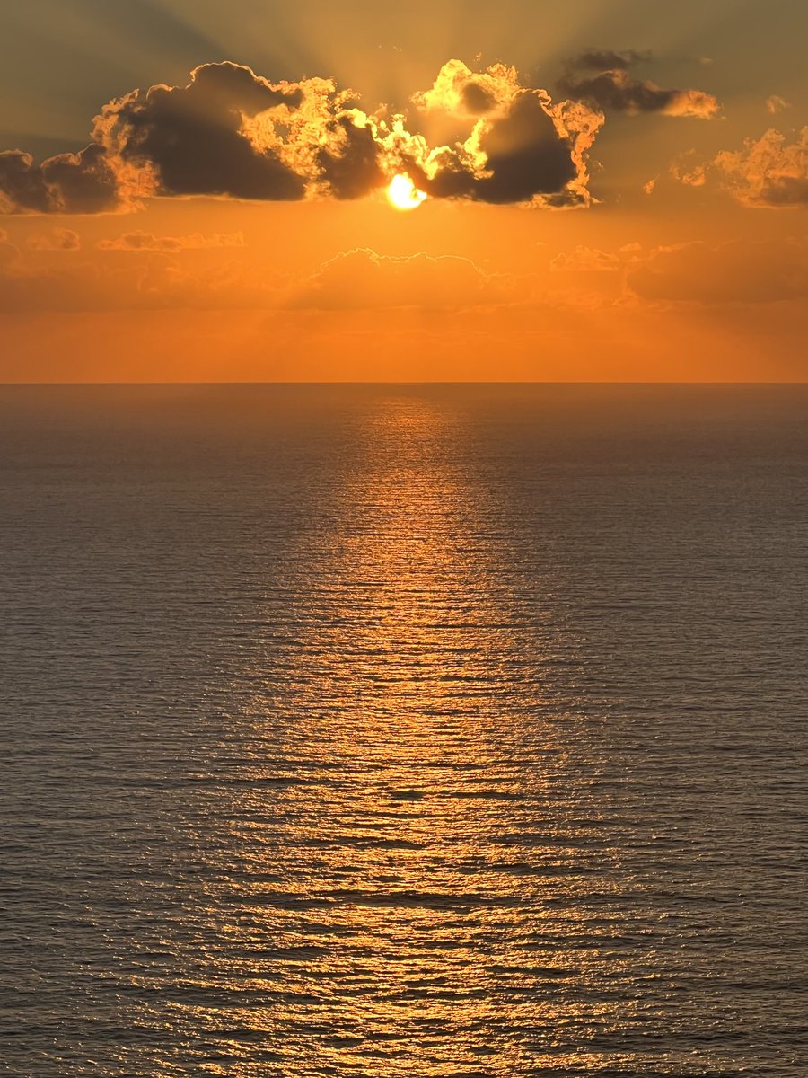 NatureAmazesMe's tweet photo. #Nature #Photography #NatureLover #Beach #Sunset #AmazingSunsets https://t.co/28v1QxMEtl