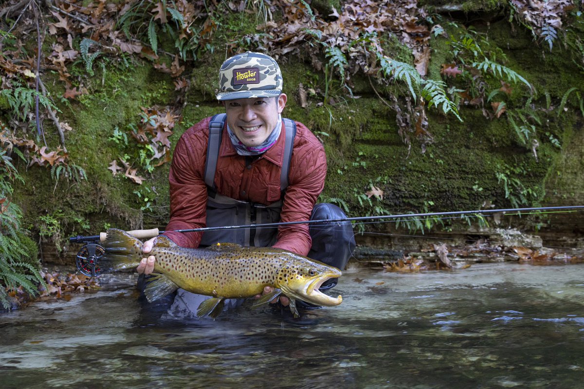 How about that brown?!
A very nice fish brought in with a Scott Centric.

Ph: Kiyoshi Nakagawa 
#flyfishing #flyfish #scottflyrods #manictackleproject