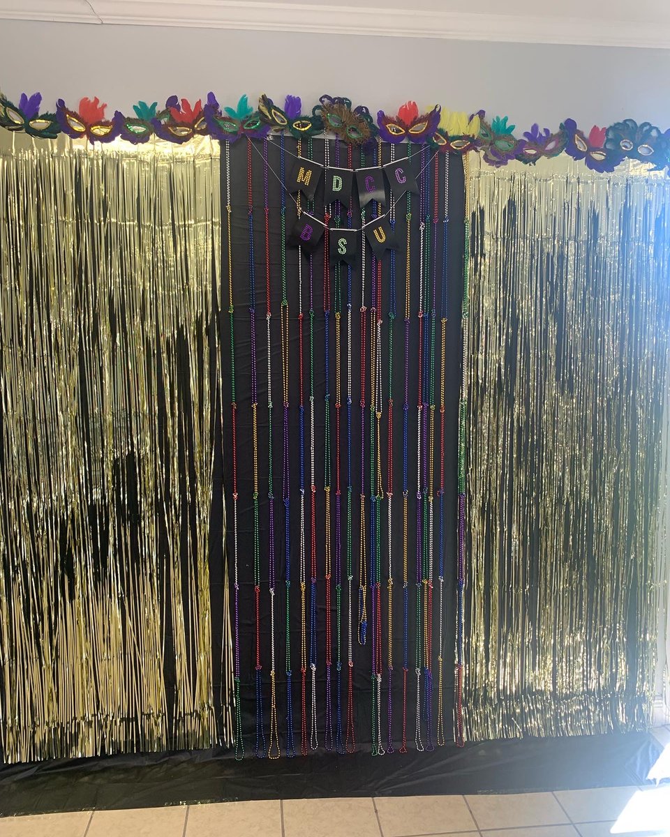 MDCCbsu's tweet photo. Thank you to @AregularM0m for our Mardi Gras Homecoming decorations at the MDCC BSU! #mywife #mygoodthing❤️
@MDCC folks, come get your pics made at the BSU this week :) https://t.co/BoLKThrkDO