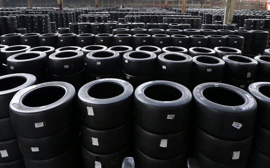 PortalVRUM's tweet photo. Fábricas de carros da Argentina podem parar por falta de pneus. Está faltando pneu! #autopecas #portalvrum #aceleradas https://t.co/gEq4opKCo1 https://t.co/udYs5YkT7t