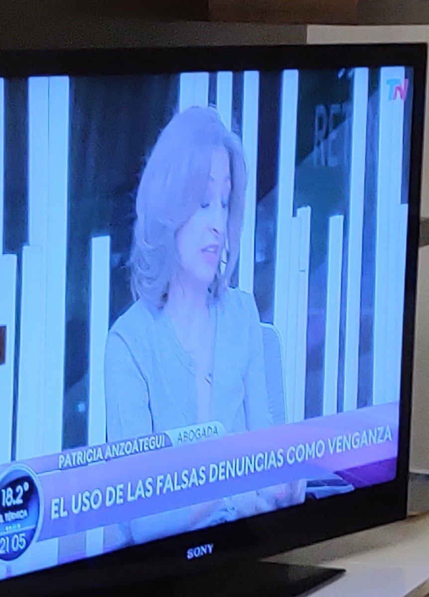 patobarna's tweet photo. @todonoticias bancando el falso #SAP diciendo que hay "padres prohibidos" y que la justicia está llena de falsas denuncias porque las psicólogas radicalizadas llevan a la inducción
#TodoMal #TodoFalso https://t.co/iiENF26Y9t