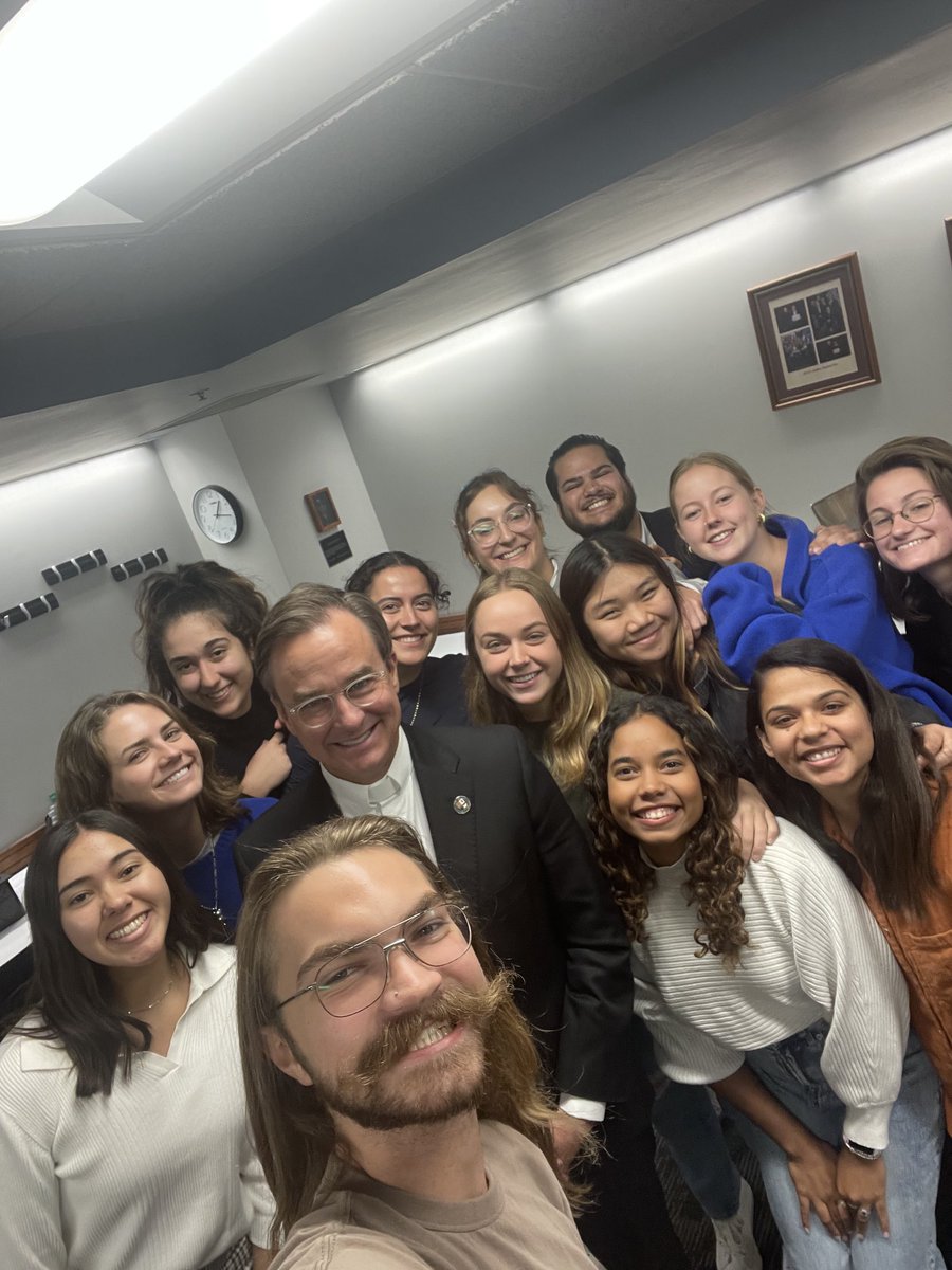 PresHendrickson's tweet photo. Monday lunch w/ ⁦@Creighton⁩ students this week? You bet! The Global Scholars and other Global Engagement Office students. https://t.co/ZQtoyI6FmC