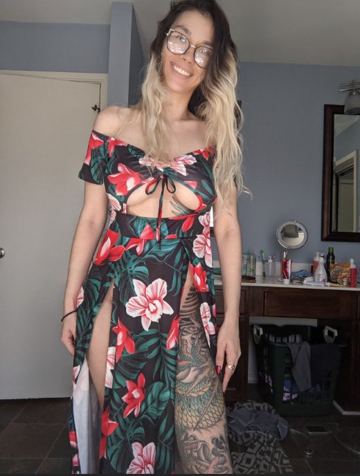 SuaGostosaaa's tweet photo. Boa noite amores 😗 alguém aceita uma amiga gostosa? https://t.co/8OwJ5L9eGP