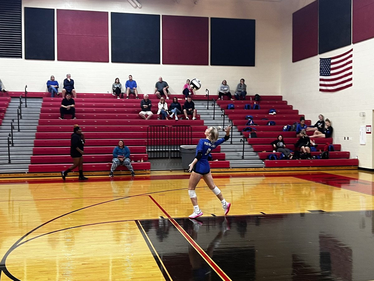 BigBlueGirlsVB's tweet photo. Great work tonight ladies! Keep pushing yourselves for improvement! We take on Madison tomorrow at home at 5pm for JV and 6pm for varsity. https://t.co/DG2gr8aoJX