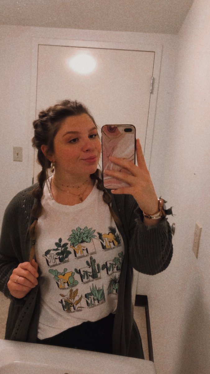 perksofhaley's tweet photo. 🌿🌱 https://t.co/jFxmbSTSdu