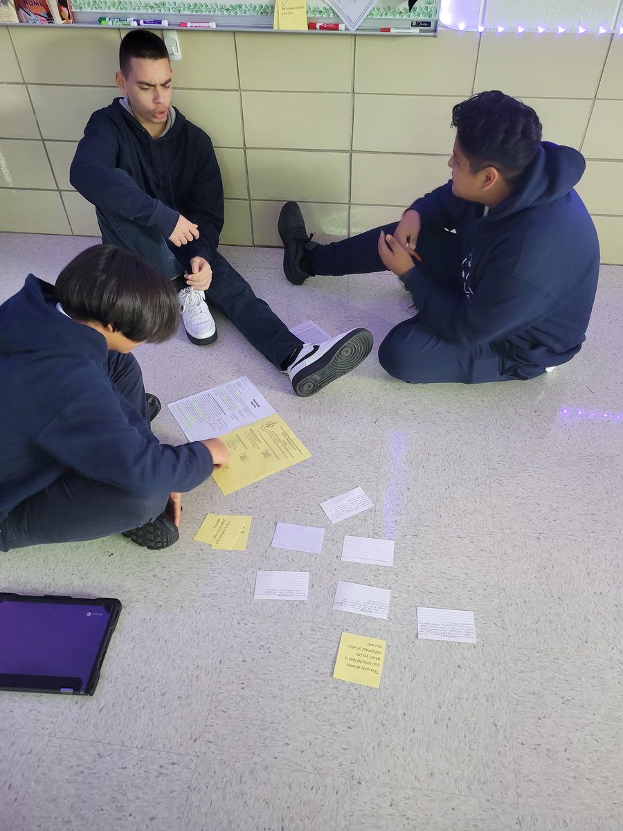 MrsJELA29's tweet photo. We got away from the screens for a bit today and made physical tree maps for theme/evidence from the story #FishCheeks by @AmyTan! Her short story is perfect to practice analyzing theme development. #d83shines https://t.co/U3hzj4XTmt