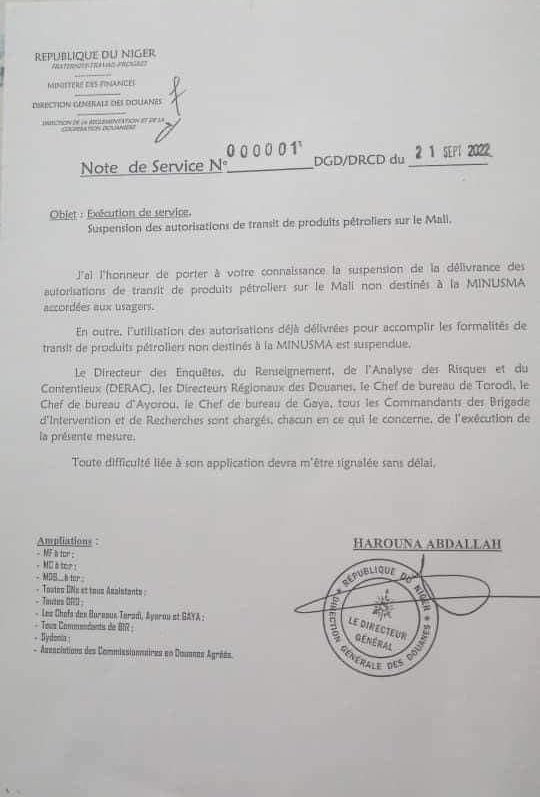 SonniMaiga's tweet photo. #Mali #Niger : Les autorités nigeriennes 🇳🇪 interdisent le transit de produits pétroliers à destination du #Mali (Gao) sauf à destination de la #Minusma. https://t.co/rN8wiFGmjf