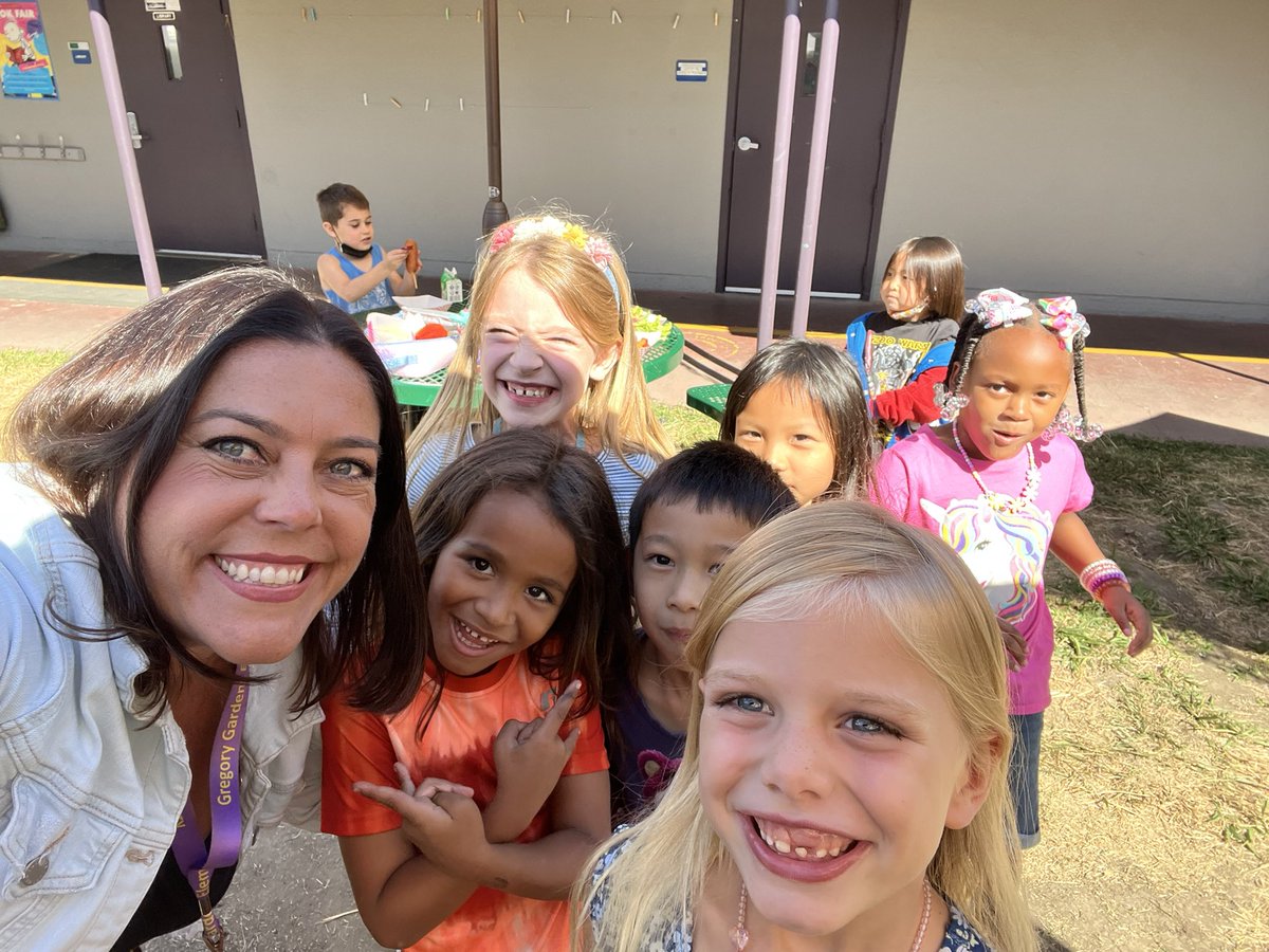 MsKoontzMDUSD's tweet photo. I missed my babes last week! I told them I was learning how to be a better principal! They said
“Why, I think you’re pretty good like you are” 😂
“ I missed you, don’t leave us again”🥰
“We need you during lunch time” 😬
#Gatorprin #acsa #leanin #leadforward 💜🐊 https://t.co/2jvJKq6Rtn