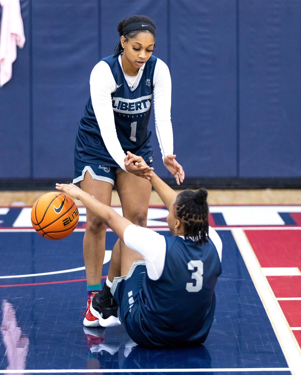 LibertyWBB's tweet photo. Work days extended #OfficialPractice #D2TS https://t.co/lbNye5g70X