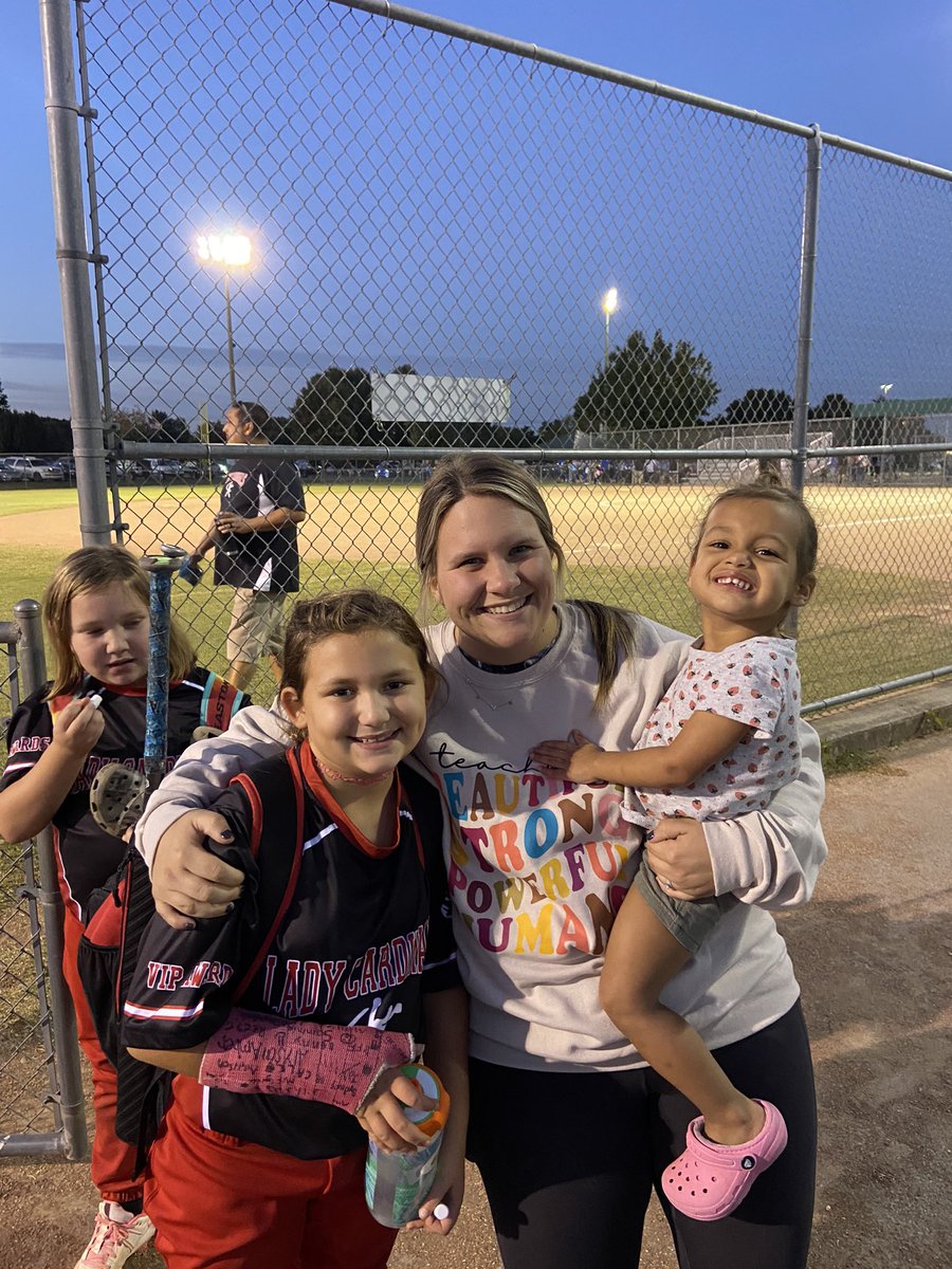 Tiffany Groce 🍎 tweet media