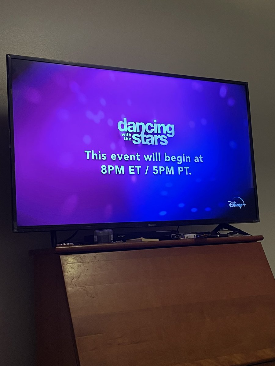 PinkBritt010992's tweet photo. My favourite day of the week #DWTS #week2 #TeamDaniel #TeamWayne #ElvisWeek https://t.co/VCcd7IZGUq