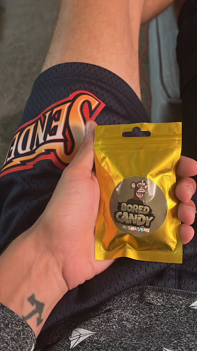 KrisCustoms tweet media