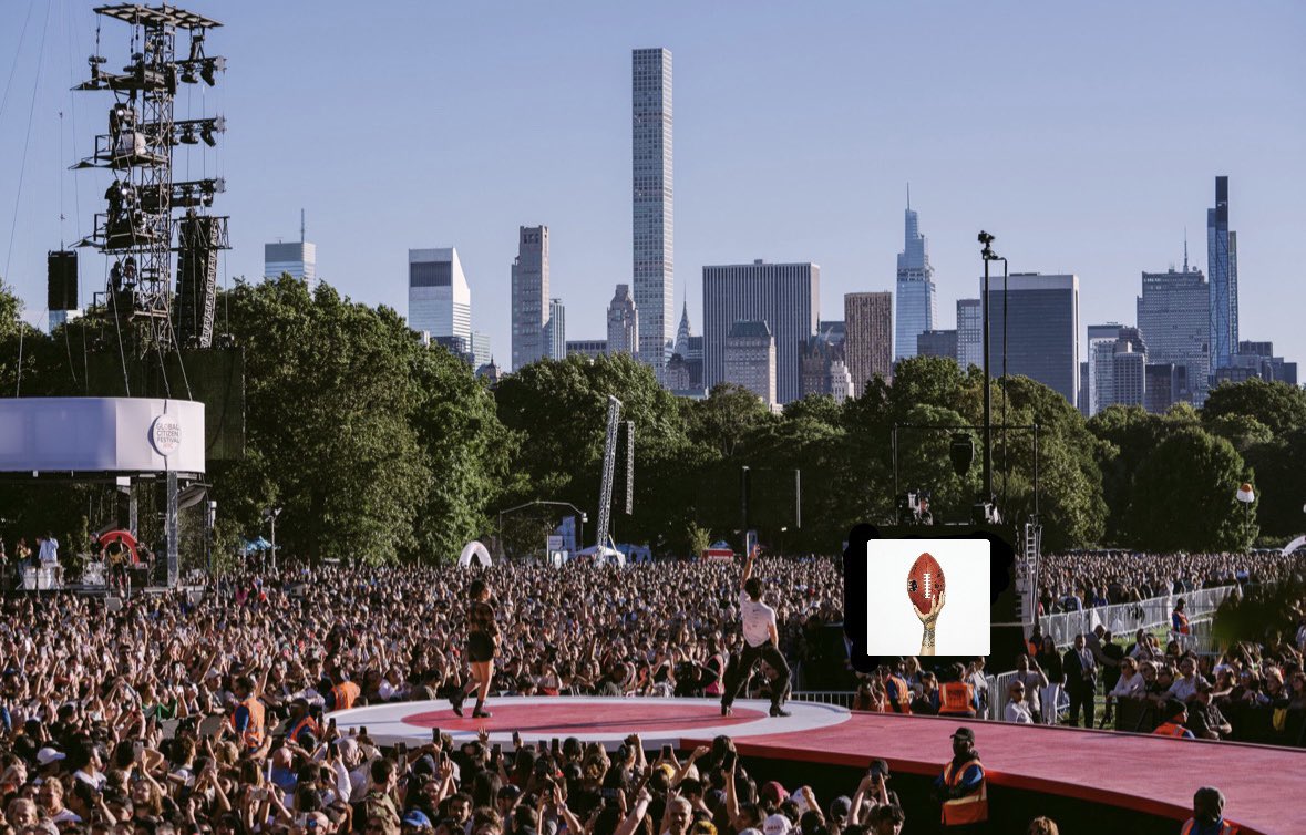jonasgotmegood's tweet photo. @DNCE @joejonas @jinjoomusic @JackLawless @jonasbrothers @GlblCtzn 👀🏈 https://t.co/EQT4AhbrKJ
