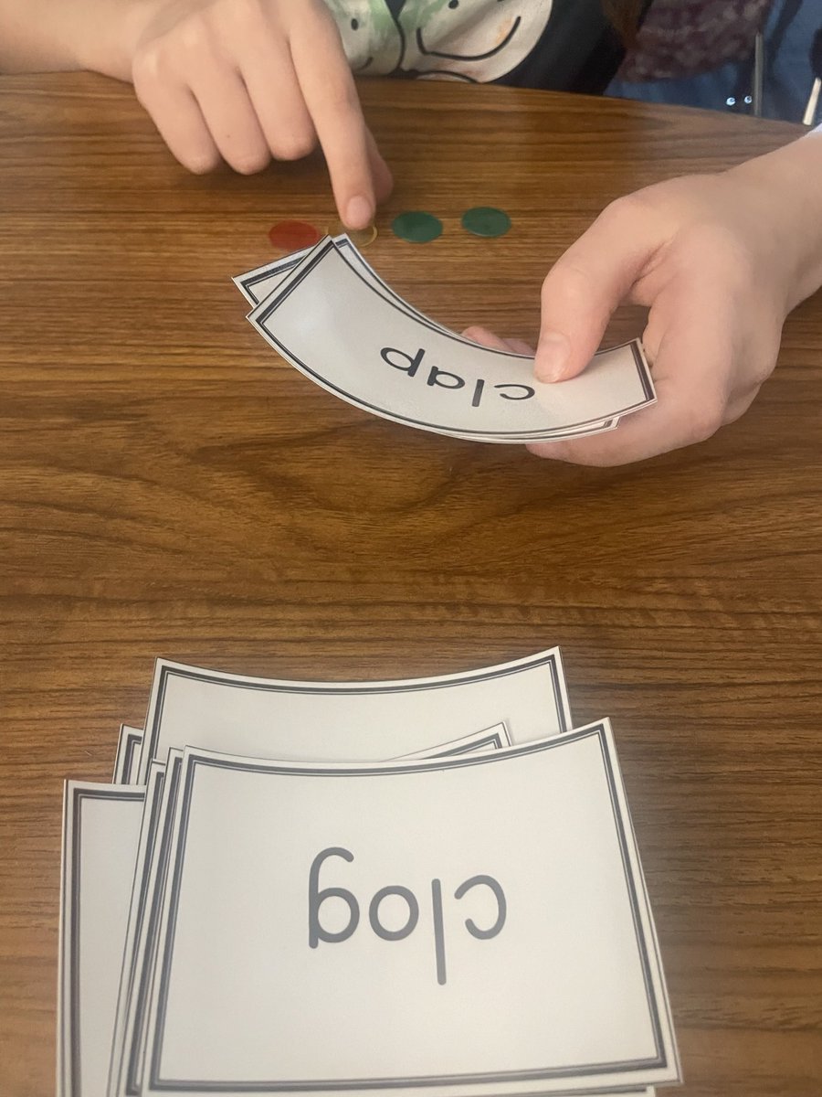 mrsbtrimm's tweet photo. Struggling readers need โ100 repetitionsโ for new learning to stick! How are you getting in those reps? We love low cost, easily implemented, multi sensory, daily practice! #phonicsinaction #Dyslexia #handson #scienceofreading https://t.co/h10ESUexfW