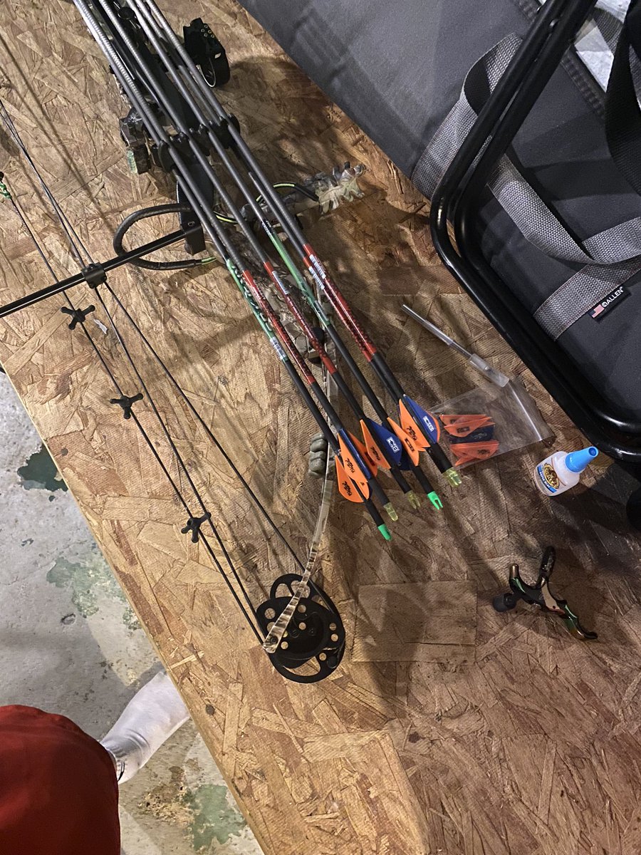TheRevD's tweet photo. @MLB @BallySportsDET I refletched my arrow @tigers colors since I’ve been about as good at hunting as the Tigers are at baseball. https://t.co/KTBTHdNoms