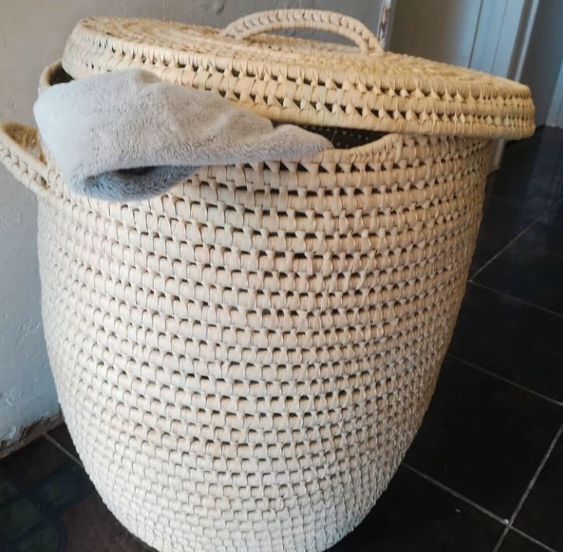 Ivenkile's tweet photo. Amazing handwoven baskets available for purchase. We are based in Durban and courier is available nationwide. Please contact us on 0815620638 to place your orders
.
.
Frame1:R430
Frame2:R550
Frame3:40cm R195 each
Frame4:R250 https://t.co/1Ml5TBrPOX