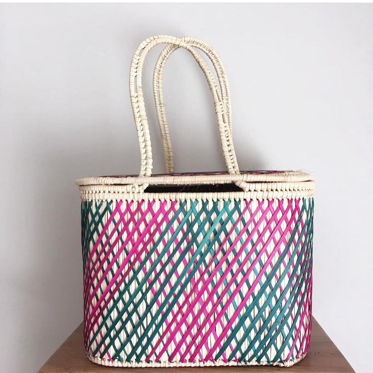 Ivenkile's tweet photo. Amazing handwoven baskets available for purchase. We are based in Durban and courier is available nationwide. Please contact us on 0815620638 to place your orders
.
.
Frame1:R430
Frame2:R550
Frame3:40cm R195 each
Frame4:R250 https://t.co/1Ml5TBrPOX
