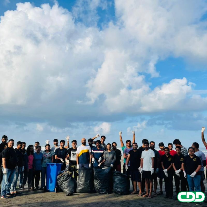 CDDIndia's tweet photo. This Sun, 30 of r team members cleaned up ~150 kg of #garbage from Goa's Morjim beach - in under 40 minutes!  As Margaret Mead said: “Never doubt that a small group of thoughtful, committed citizens can change the world; indeed, it's the only thing that ever has.”
#togetherwecan https://t.co/z2JoVsIA03