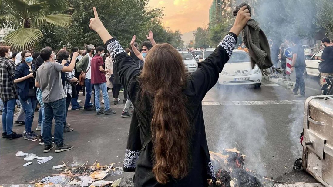 16 år gammel gutt ble drept. Sykepleier og småbarnspappa ble drept. De ofrer livet. De kjemper for frihet og demokrati #MahsaAmini #IranProtests2022