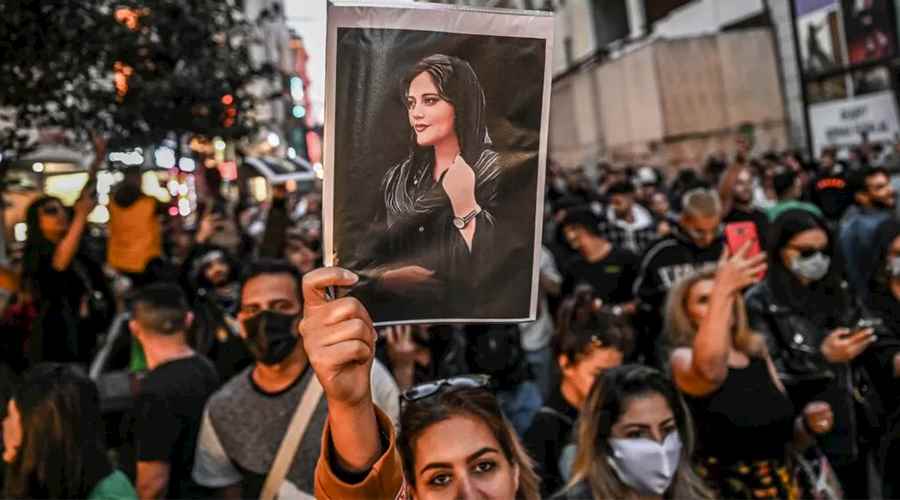 The Death of #Amini 
Could #Iran’s unrests over '#HijabLaws' amount to a #revolution?

Latest article by Hala Elhefnawy

futureuae.com/en-US/Mainpage…