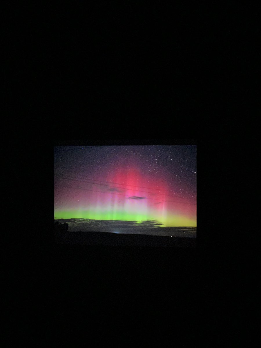 ShaneHpns's tweet photo. NoDak just went off! Aurora in Bismarck #ndex #aurora #auroranotify 12:15 cdt https://t.co/IIEj48TS1j