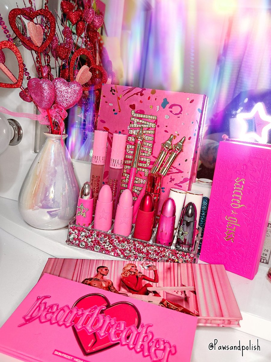 More happiness thanks to <a href="/JeffreeStar/">Jeffree Star</a> and his beautiful imagination💕 The #jawbreakerpalette will forever be a staple in my collection #jeffreestarcosmetics