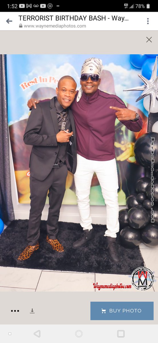 ArtistTerrorist's tweet photo. ME AND SINGER J https://t.co/qfPYowCXnK
