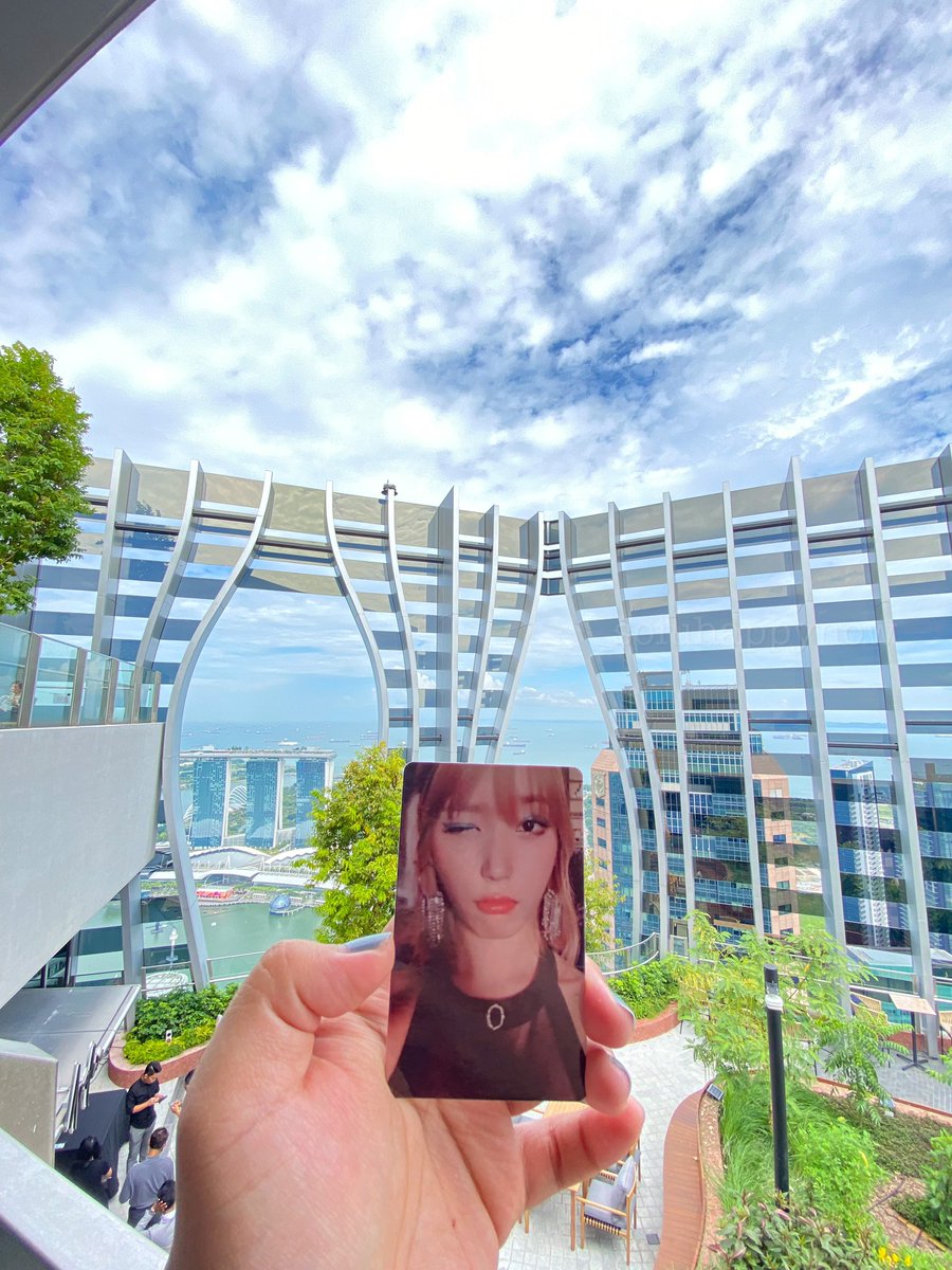 dlwlrmasgirl's tweet photo. Sky Garden with IU
#IU #아이유 #이지은 #capitaspring https://t.co/bxHPMec3QE