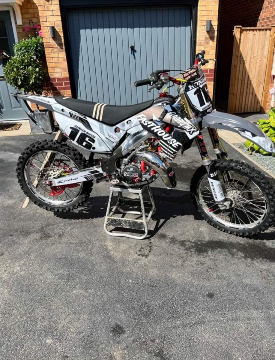SparepartJayson's tweet photo. @Jason66Thomas 2004 Honda CR for sale Driven 300km - manual transmission Tapin for more information https://t.co/llqlQXdrav