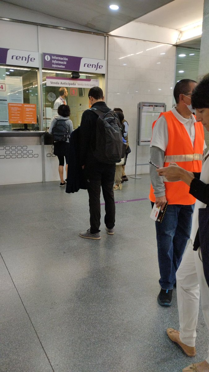 RENFE es cobreix de glòria cancel.lant MD Girona-BCN de les 7:46 amb tothom esperant