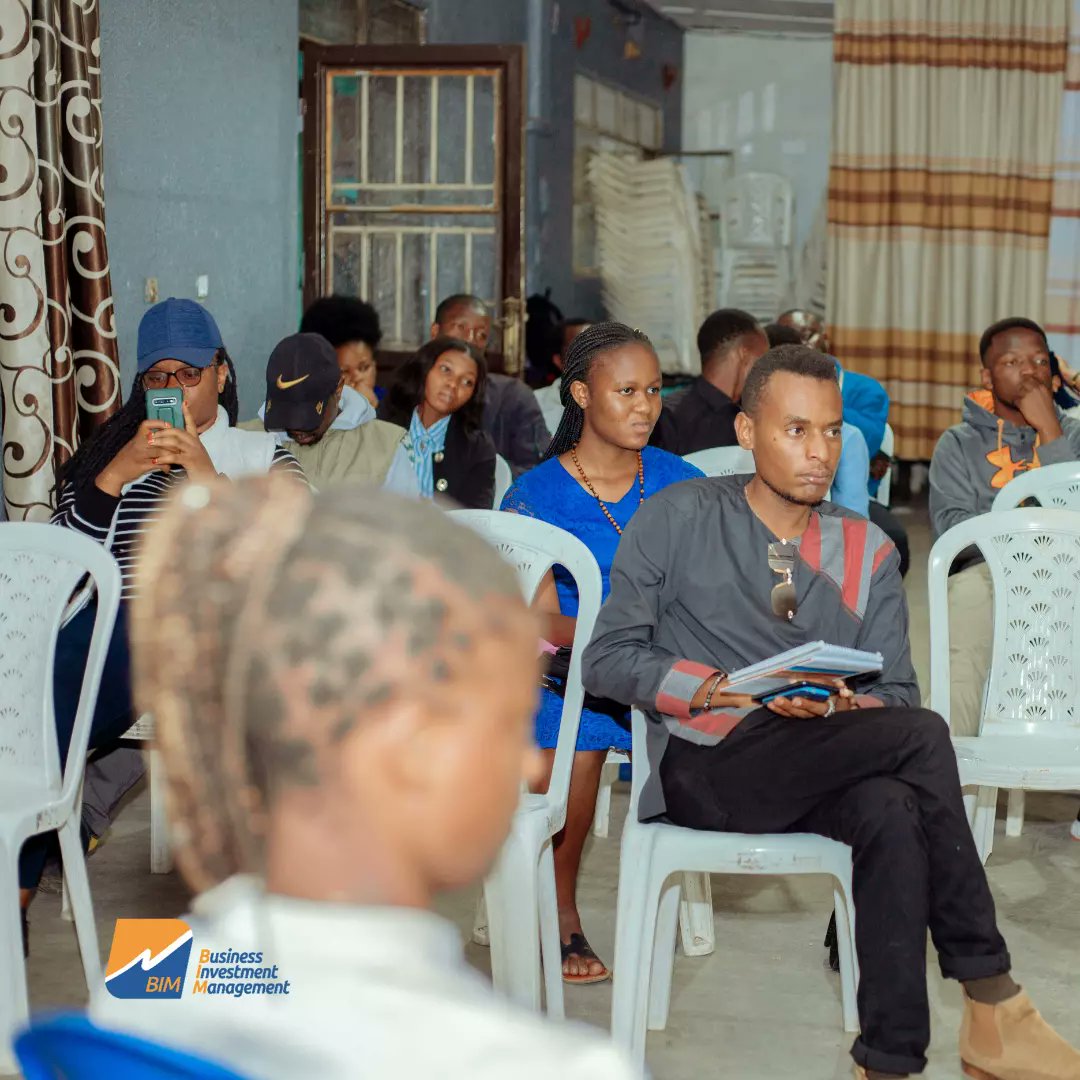 LeagueAcademia's tweet photo. 24/9/2022, 4e session du club de lecture, sous la modération d'@mosange1 autour de : kä mana et les 8 révolutions indispensable en RDC et en Afrique. livre #Bertino #Butaka, préface par le CT @UBiregeya. Les privilèges de réfléchir et le partage d'expériences avec @ChantalFaida https://t.co/BKtRDCLfJS