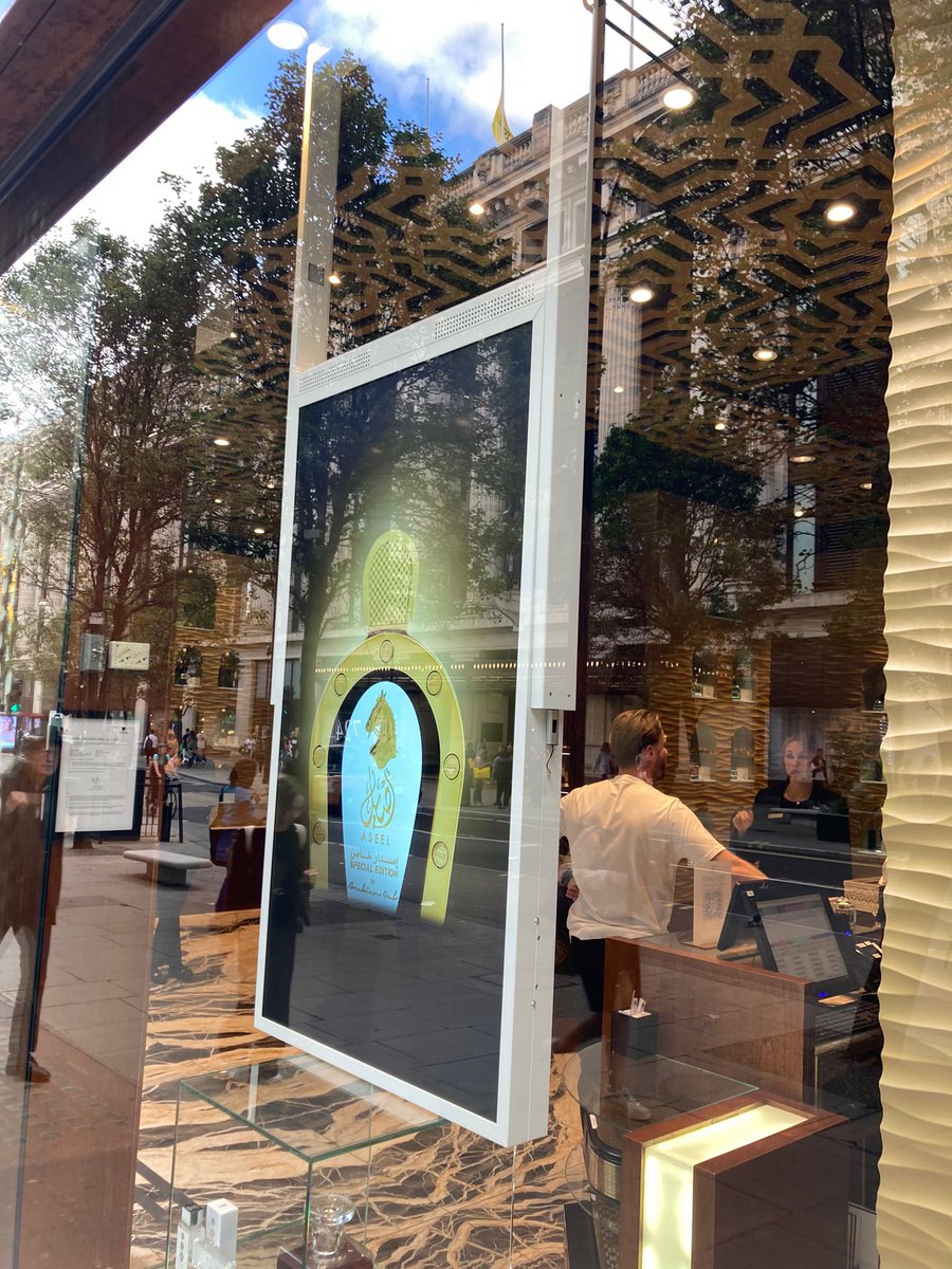 DSS_digitalsign's tweet photo. Arabian Oud Oxford Street #london ultra high brightness double sided screen looking great #digitalsignsolutions #Digital #digitalsigns #Advertising #display #screen https://t.co/ODC8NjNlVv