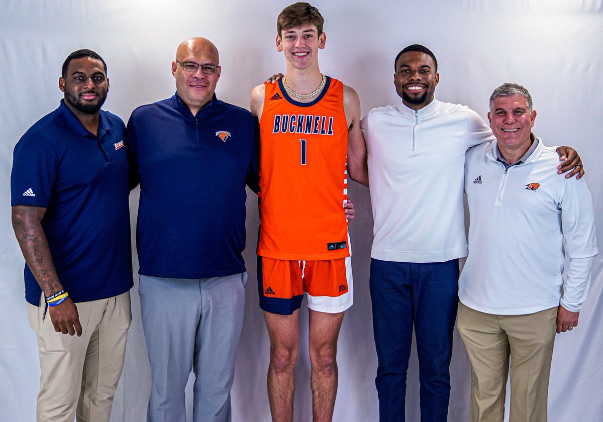 Newman_Hoops's tweet photo. #NewmanVisits Finley Sheridan ‘23 took an official visit to #Bucknell this weekend! #GoBison #NewmanAndPatriot #OfBoston @FinleySheridan https://t.co/JxqqEjgU7v