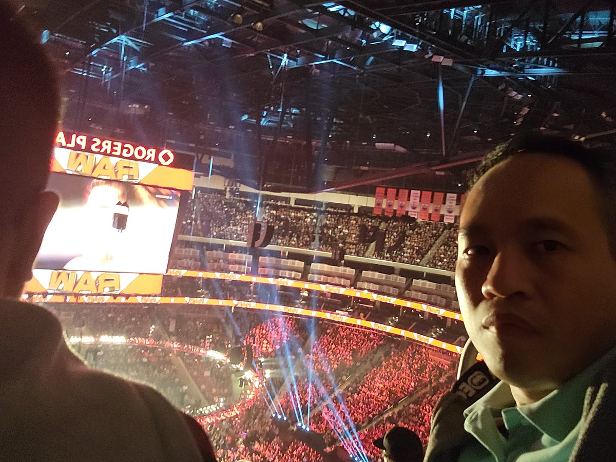 Red_Justice98's tweet photo. #wweraw https://t.co/Ha9UOWahM2