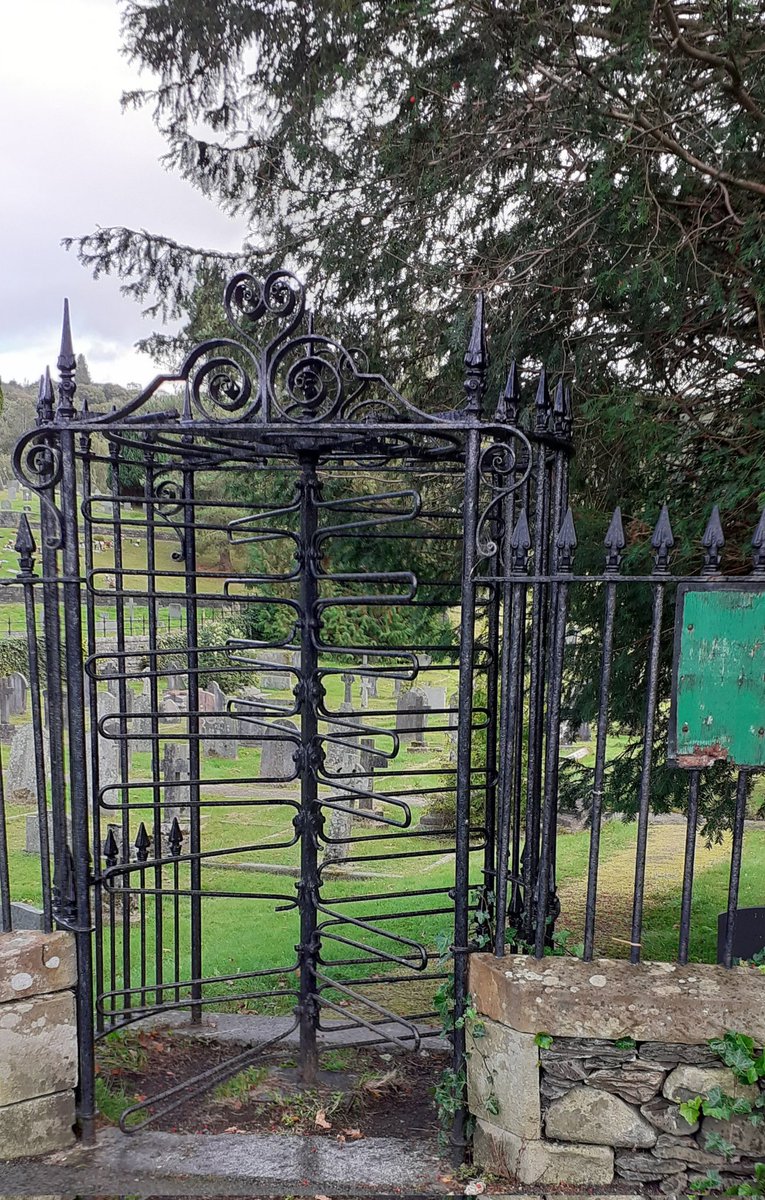 _johnsmc's tweet image. Crowd control at the cemetery.