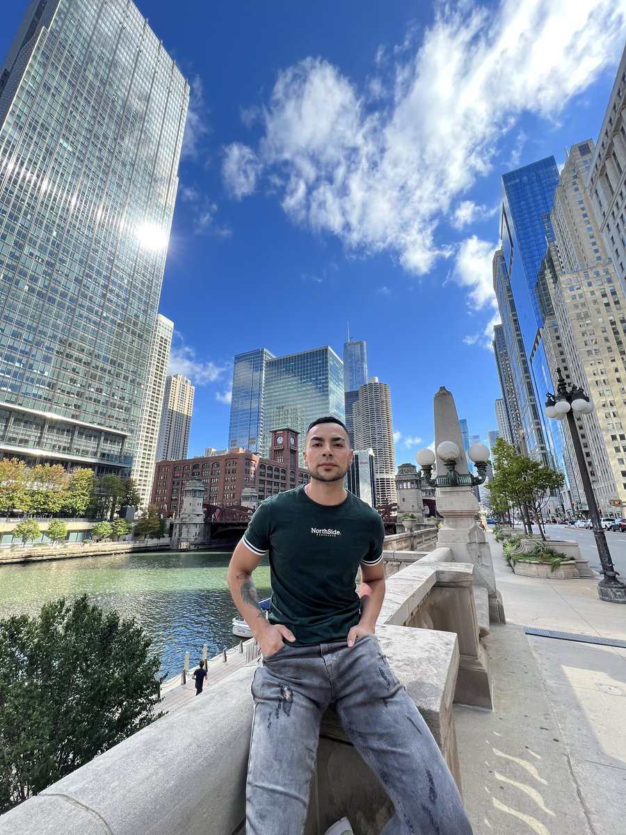 AndresMorenG's tweet photo. Que rico es disfrutar lo que algún día soñaste 🏙😍 https://t.co/YC0hVxU5Yn