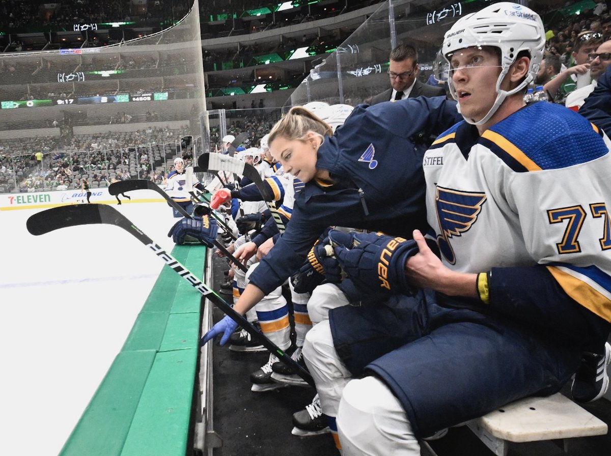 StLouisBlues's tweet photo. Shout-out to Julia Snow, who is working behind the bench in an NHL building for the first time.

Julia joined the organization as an assistant athletic trainer for the @ThunderbirdsAHL. #stlblues https://t.co/QHowzohs5v