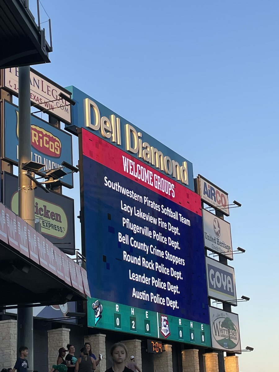 Started the evening with a scavenger hunt around campus then ended at the Round Rock Express game! Family time well spent 💛🖤