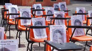 RevistaAula's tweet photo. Ocho años después de ese infausto día, ya no es suficiente clamar justicia; por ello Miembros de la #RIER  exigen la clarificación de los hechos, la certeza de que no volverá a suceder y la paz para los corazones de sus familias y seres queridos.   
https://t.co/FXeEUXdBPk https://t.co/laKJL5gPjr