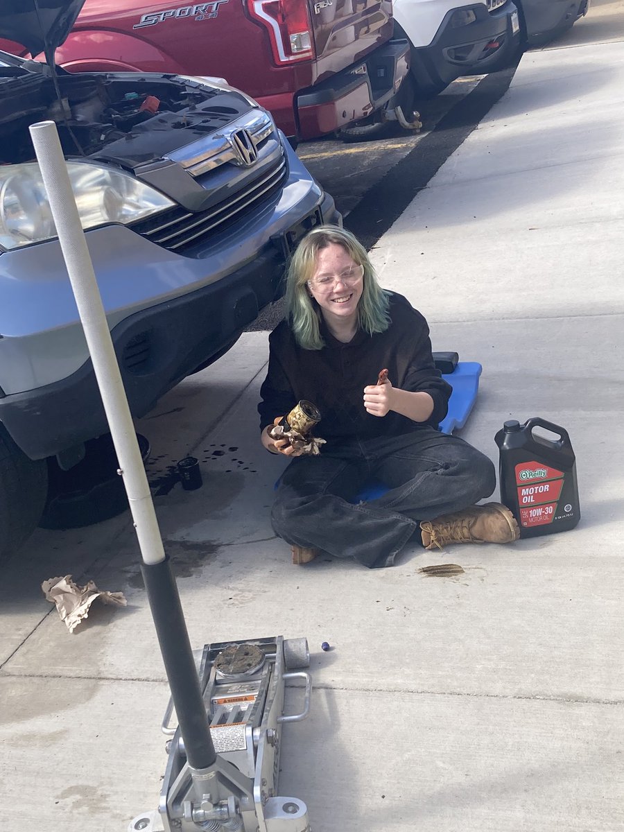 MrDomka's tweet photo. Karsin showing she is not afraid to get her hands covered in oil in Auto Theory today. https://t.co/cfIf7YFKGu